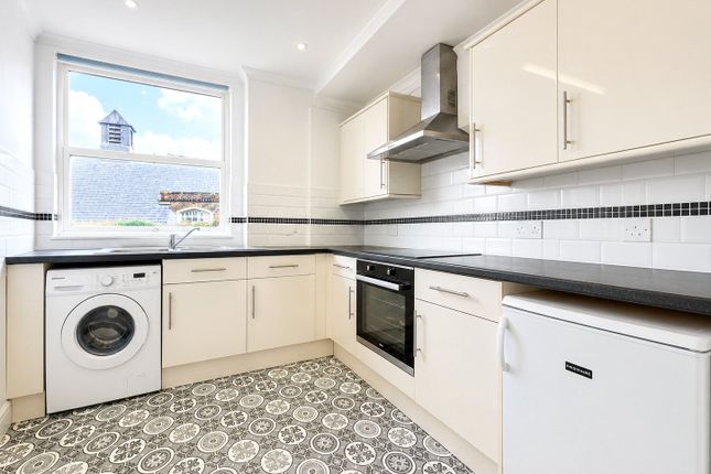Flat 11, Highcliffe Hall, 16, Eastern Esplanade, Kent photo 4