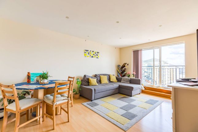 Flat for sale in Studley Court, Canary Wharf, London