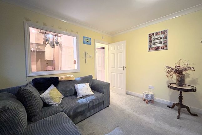 Flat to rent in Acer Grove, Ipswich