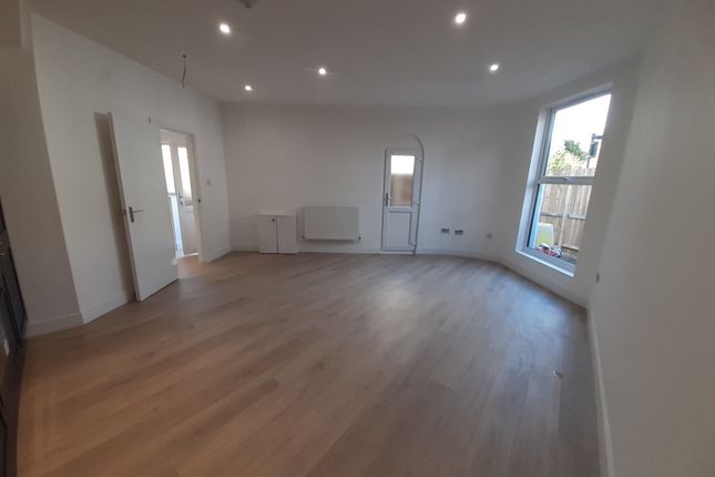 69, Lindley Road,, Leyton photo 3