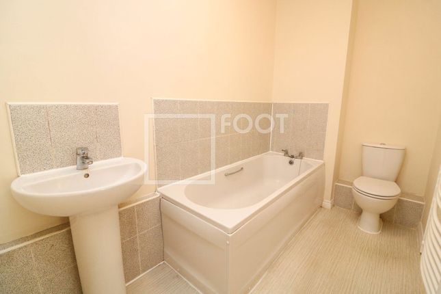 14, Langsett Court, Bradford photo 4