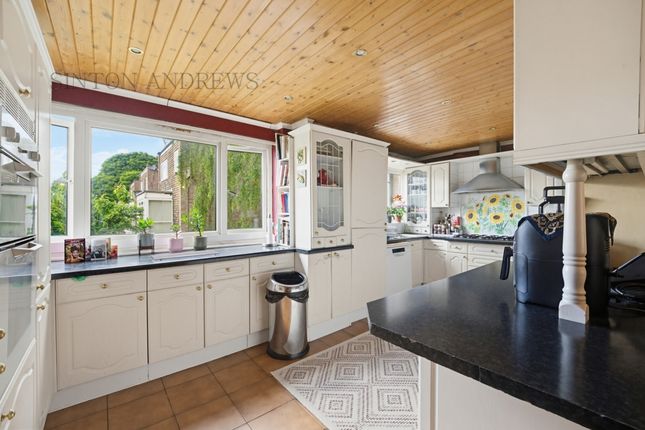 1, Templewood, London photo 3