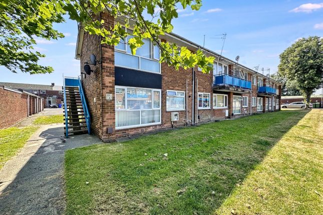 37, Kearsley Close, Whitley Bay photo 2