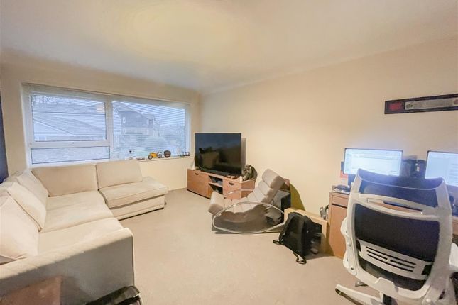 14 Isenhurst Court, Streatfield Road, Heathfield photo 2