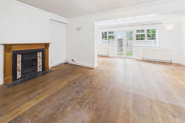 21, Bourne Lane, Caterham photo 3
