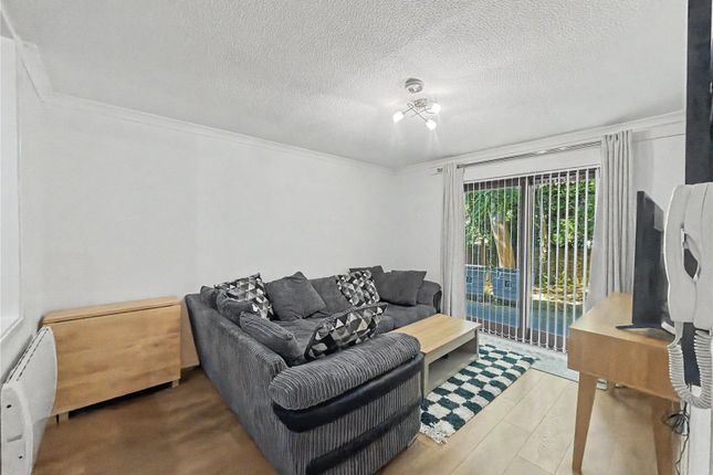 2, Cypress Court, Gillingham photo 4
