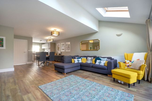 6, Smallbridge Road, Saffron Walden photo 3