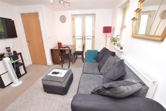 94, Holts Crest Way, West Yorkshire photo 2