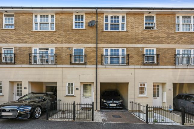 Thumbnail Town house for sale in Marlborough Road, Chelmsford, Essex