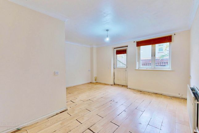 11, Gainsborough Street, London photo 3