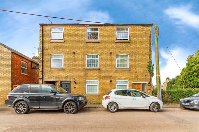 Flat for sale in Hollington Road, Raunds, Wellingborough
