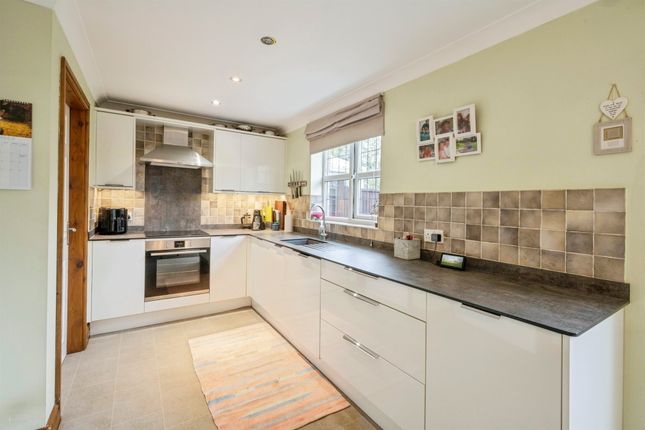 11, Burgon Crescent, Scunthorpe photo 4