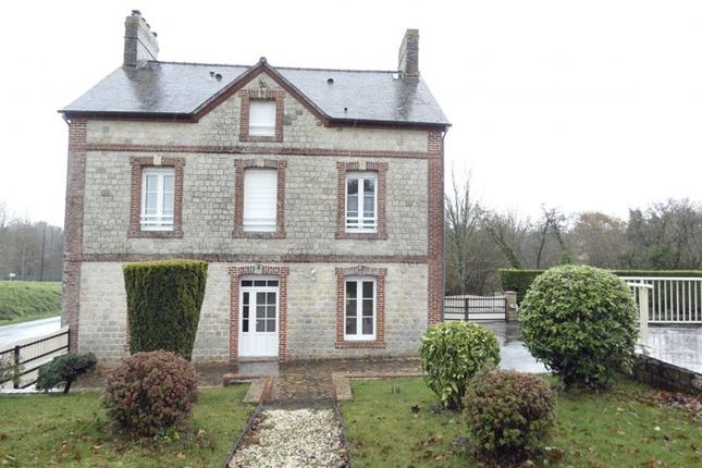 Detached house for sale in Barenton, Basse-Normandie, 50720, France