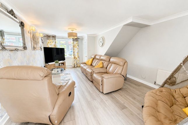 3, Fitzgerald Place, Brierley Hill photo 4