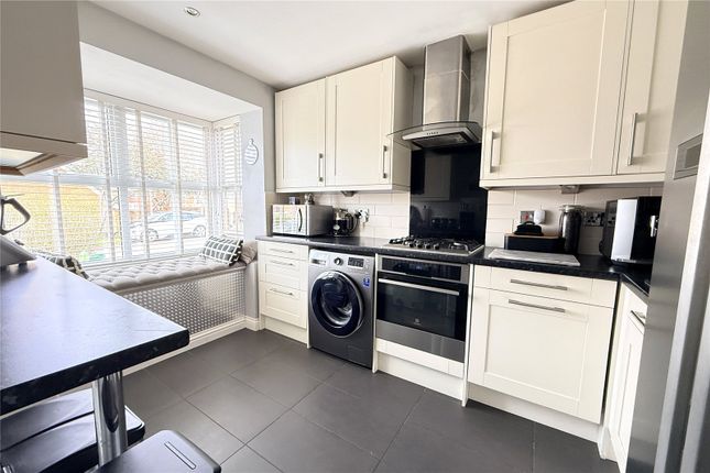 22, Boole Heights, Berkshire photo 3