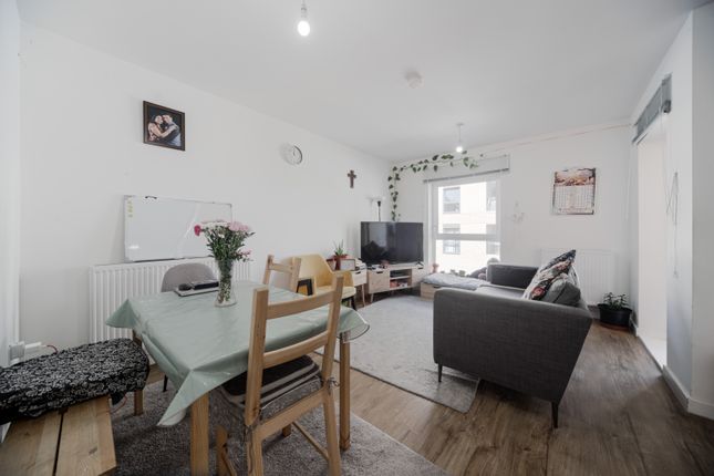 Flat 20, Voile Court, Thimble Crescent, Hackbridge photo 2