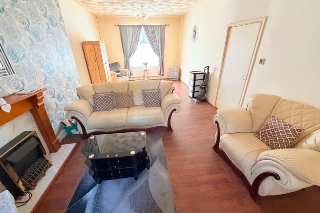 25 Robert Street, Pontypridd photo 5
