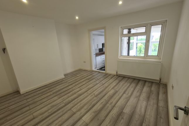 End terrace house to rent in Oakwood Road, Maidstone