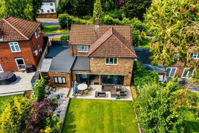 29, Allum Lane, Borehamwood photo 3