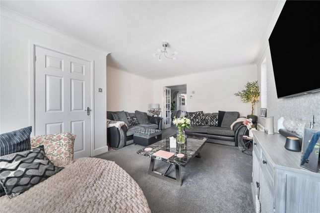70, Yeates Drive, Sittingbourne photo 4