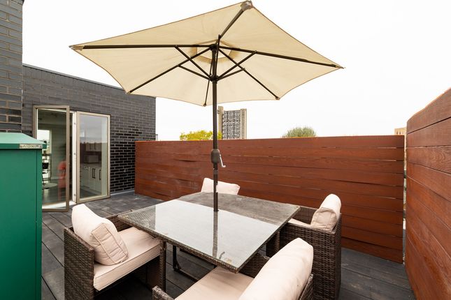 Flat Apartment 10, 2 - 4, Bevington Road, London photo 4