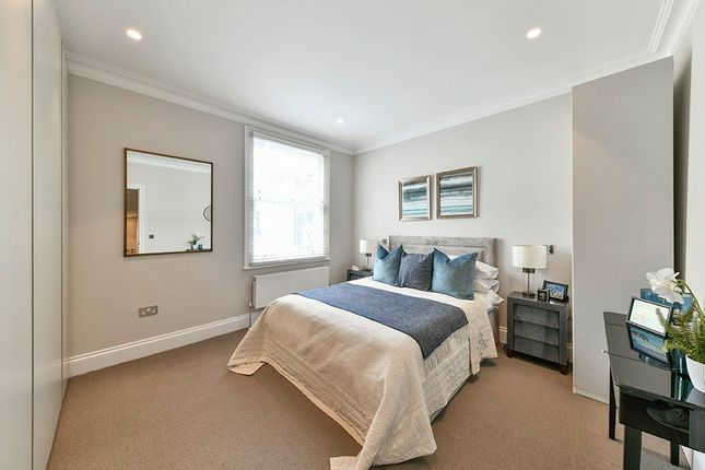 Terraced house for sale in First Street, London