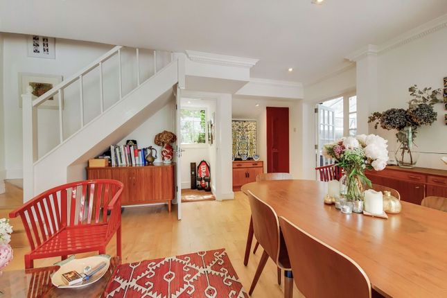 Logan Place, Kensington photo 3