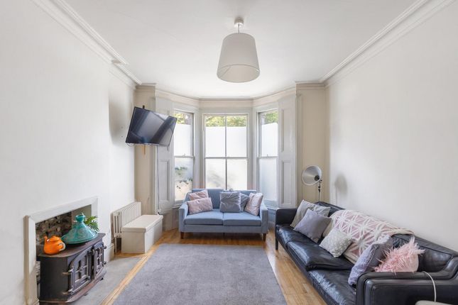 19, Bramley Road, London photo 2