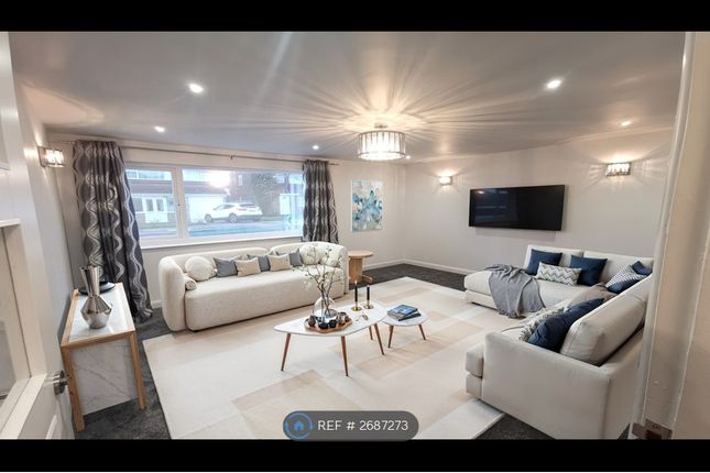 Bright Lounge With 55 Tv &amp; Privacy Window