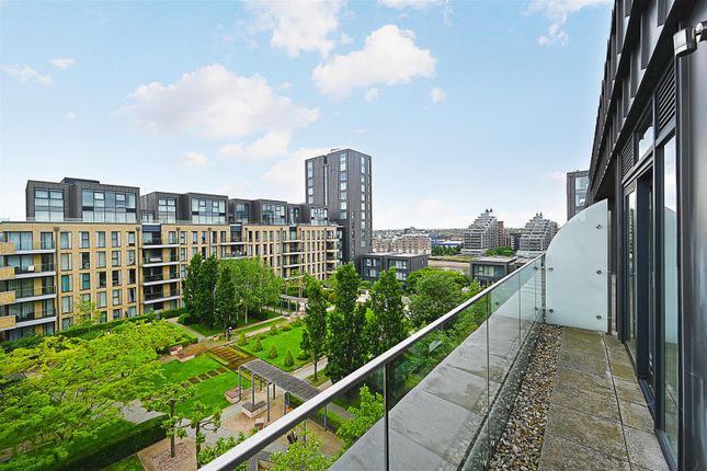 Flat for sale in Ravensbourne Apartments, 5 Central Avenue, London