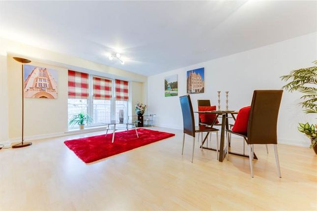 Apt 215, Royal Plaza, Sheffield photo 3