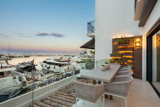 Apartment for sale in Estepona, Andalusia, Spain