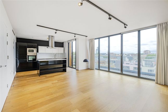 Thumbnail Flat to rent in Keppel Row, London