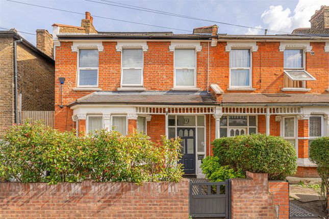 2-bed flat on Flat B,19, Vicarage Road, London, £350,000
