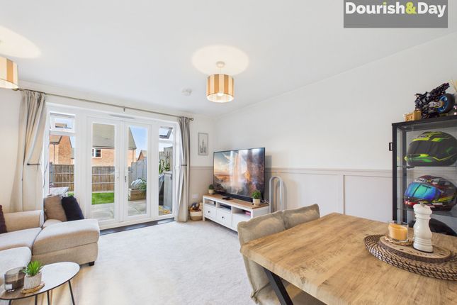 9 Norham Parade, Stafford photo 2