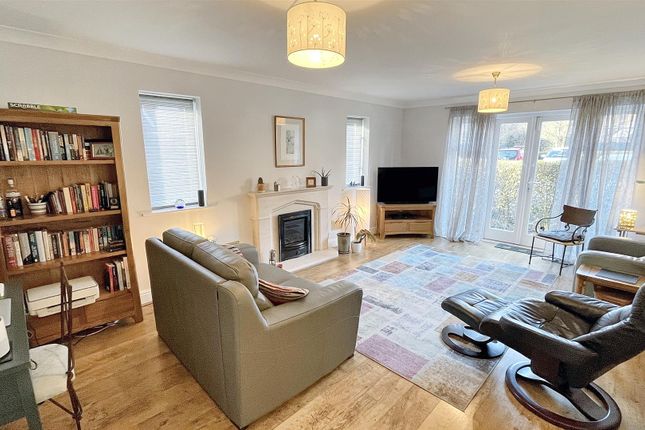 Flat for sale in Cotton Lane, Moseley, Birmingham