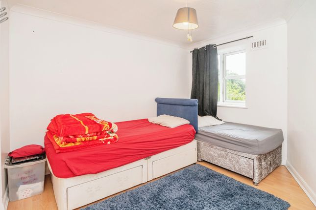 Flat for sale in 150 Southchurch Ave, Southend-On-Sea