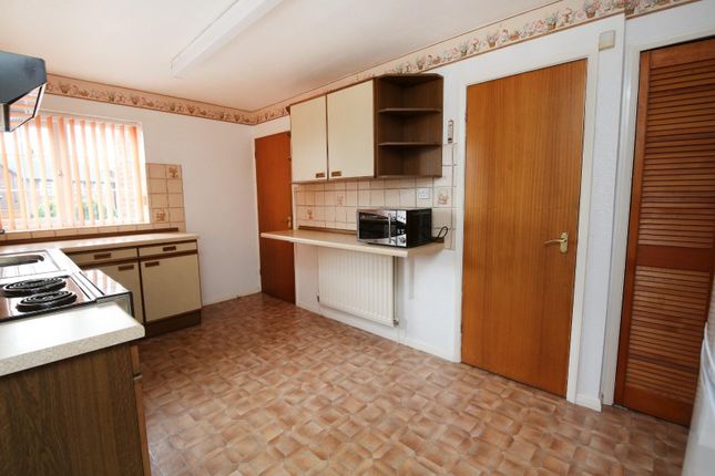 5, Hall Orchard, Uttoxeter photo 3