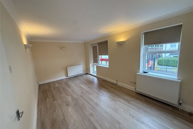 21, Bradley Road, London photo 2