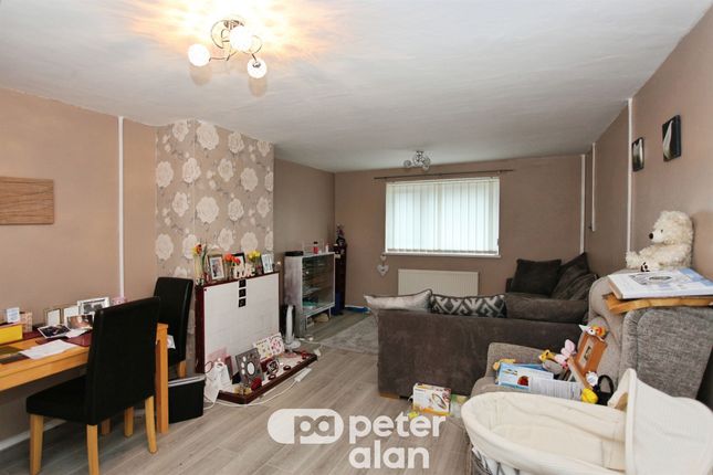 42, Waun Road, Cwmbran photo 4