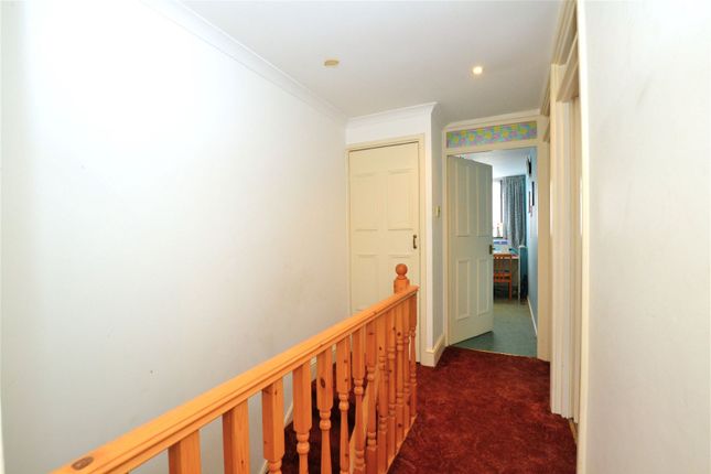 Town house for sale in Mission Square, Brentford