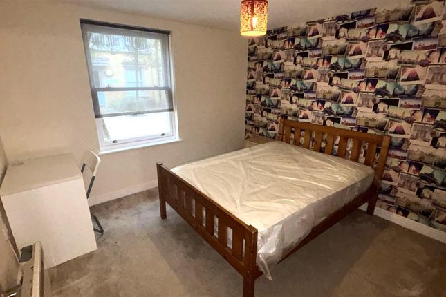 160, Bingley Court, Canterbury photo 5
