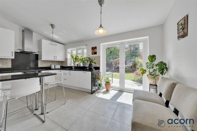 17, Springfield Mount, Kingsbury photo 3