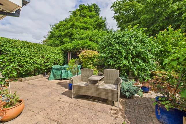 10 Fernside, High Wycombe photo 4