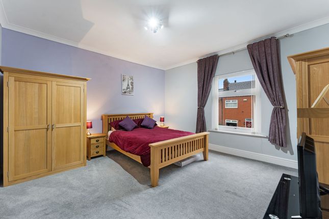 74 Spindle Hillock, Wigan photo 4