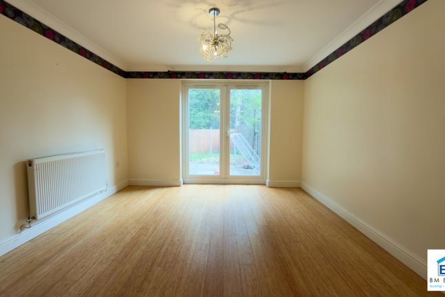 15, Rockery Close, Leicester photo 2