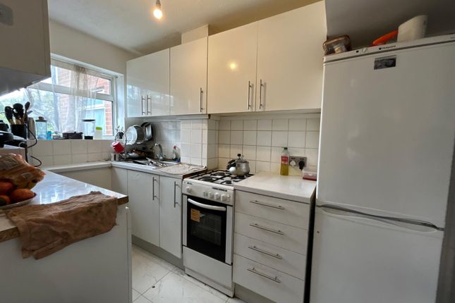 Amazing 1 Bedroom Semi Detached House In Hounslow Tw3