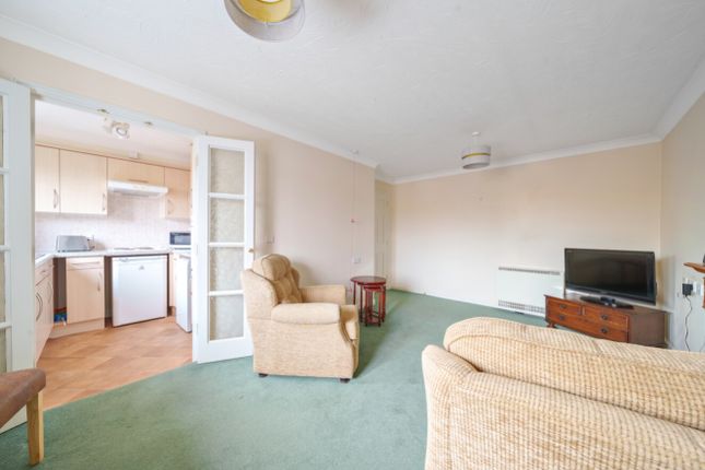 Flat 46, Moores Court, Jermyn Street, Sleaford photo 4