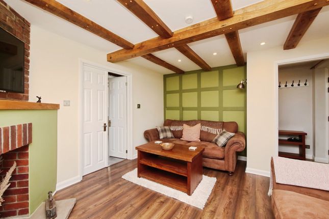Bank Cottage, Church End, York photo 4