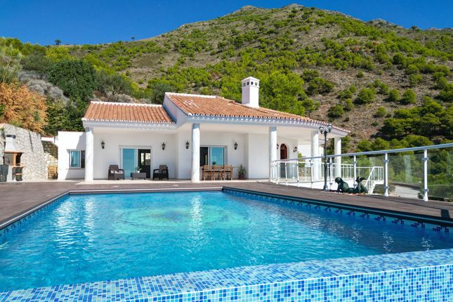 Thumbnail Villa for sale in Mijas, Marbella Area, Costa Del Sol